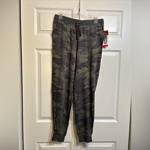 Women's Camouflage Med Jogger Pants With Pockets